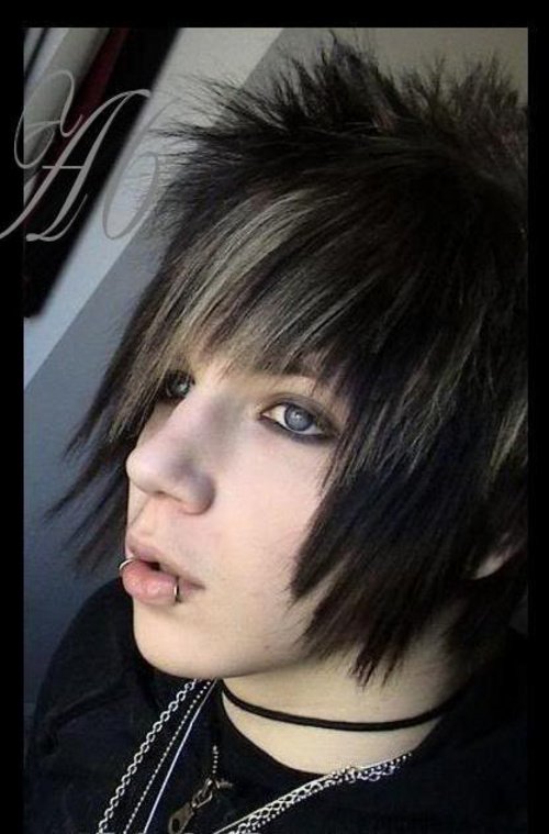 BVB_spainn's tweet photo. Y pensar que ya tiene 26 años 😳💜💀 
#HappyBirthdayAndy https://t.co/fIBQjaLy3n