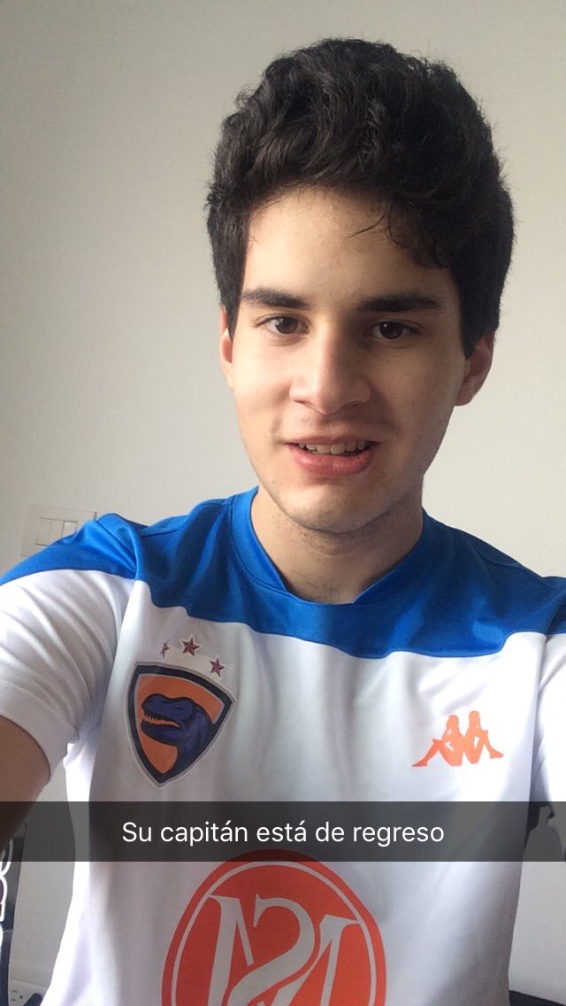 DinosFC's tweet photo. Se difunde en redes sociales el primer fichaje de Dinos de cara al torneo próximo. Regresa el legendario zaguero @johnny1r https://t.co/eIouMxEesL