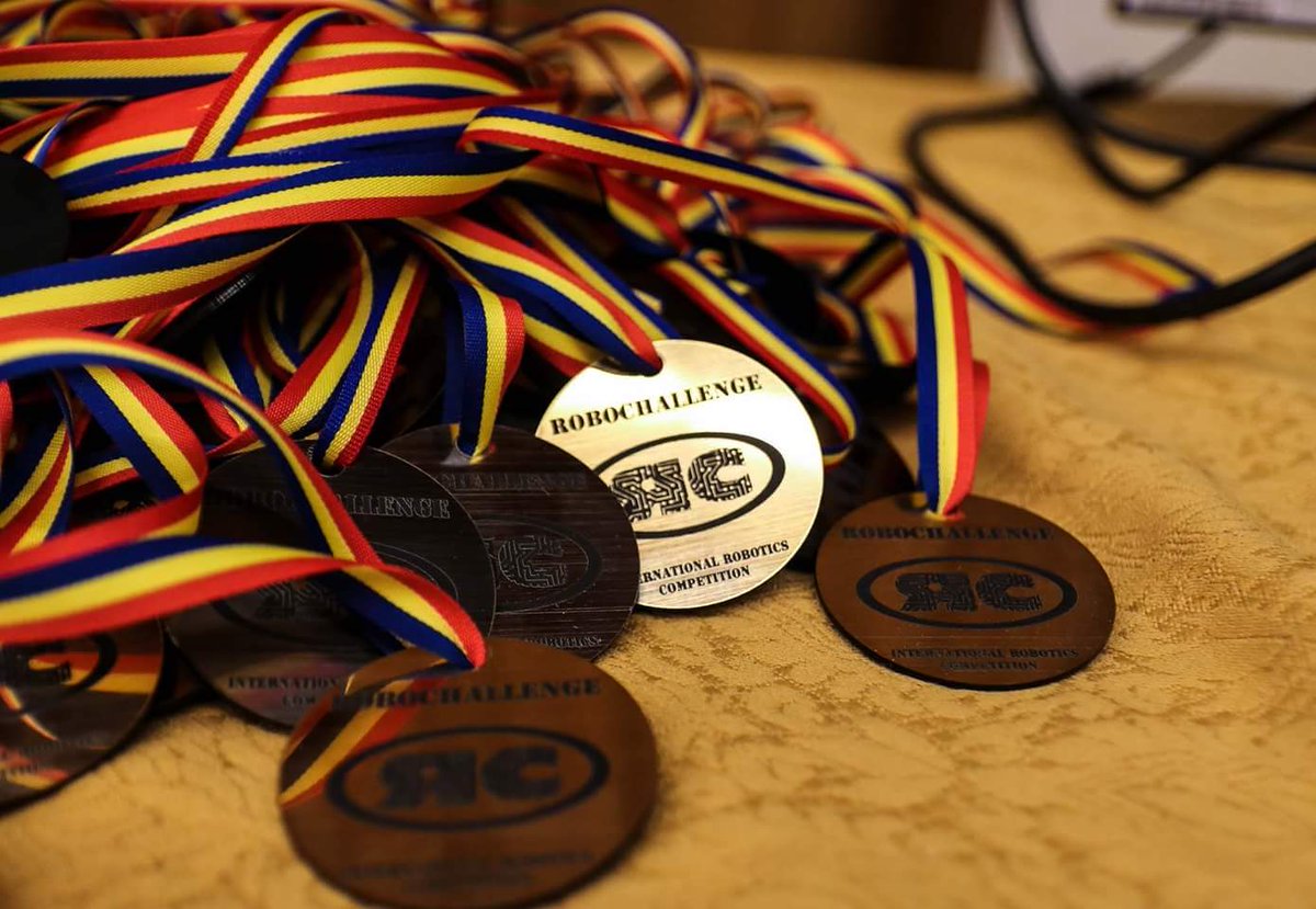 IPN_MX's tweet image. #OrgulloIPN Politécnicos obtienen segundo lugar en #RobotChallenge. bit.ly/2hbgMZE