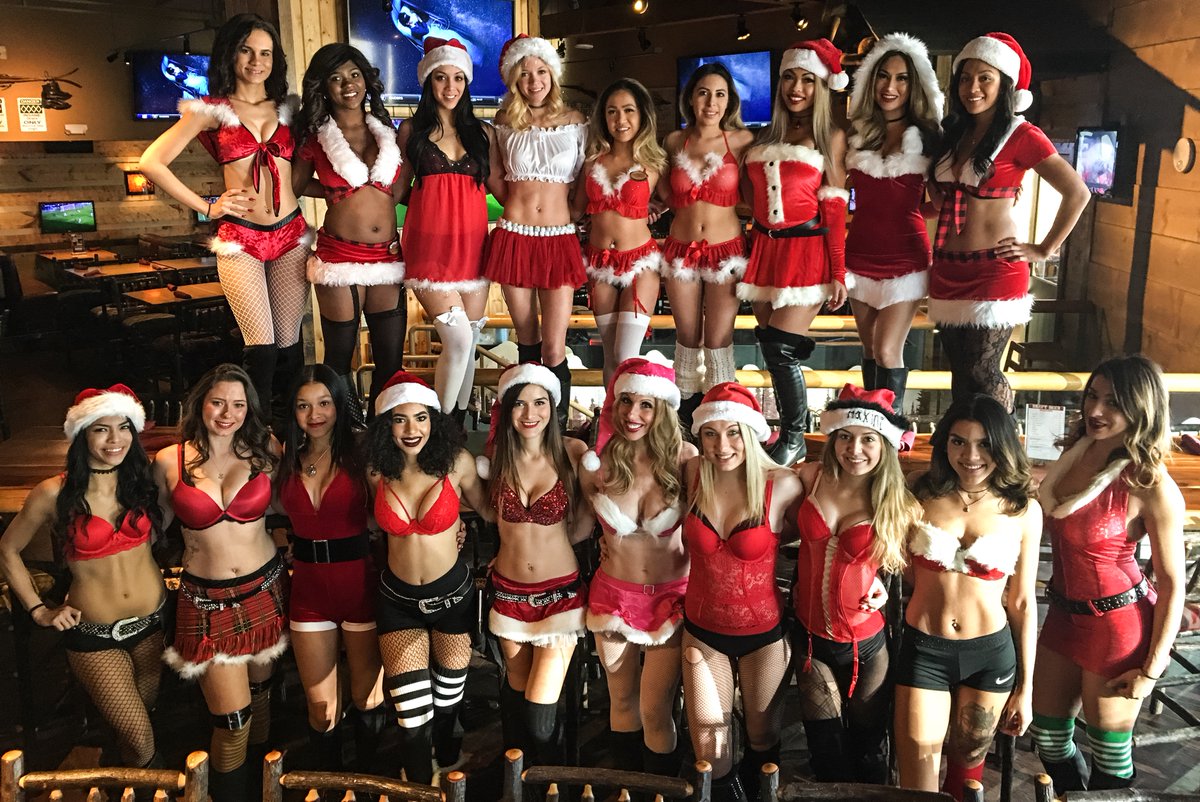 TwinPeaksVegas's tweet image. In case you missed Santa's helpers last week.  They were in town spreading lots of holiday cheer!