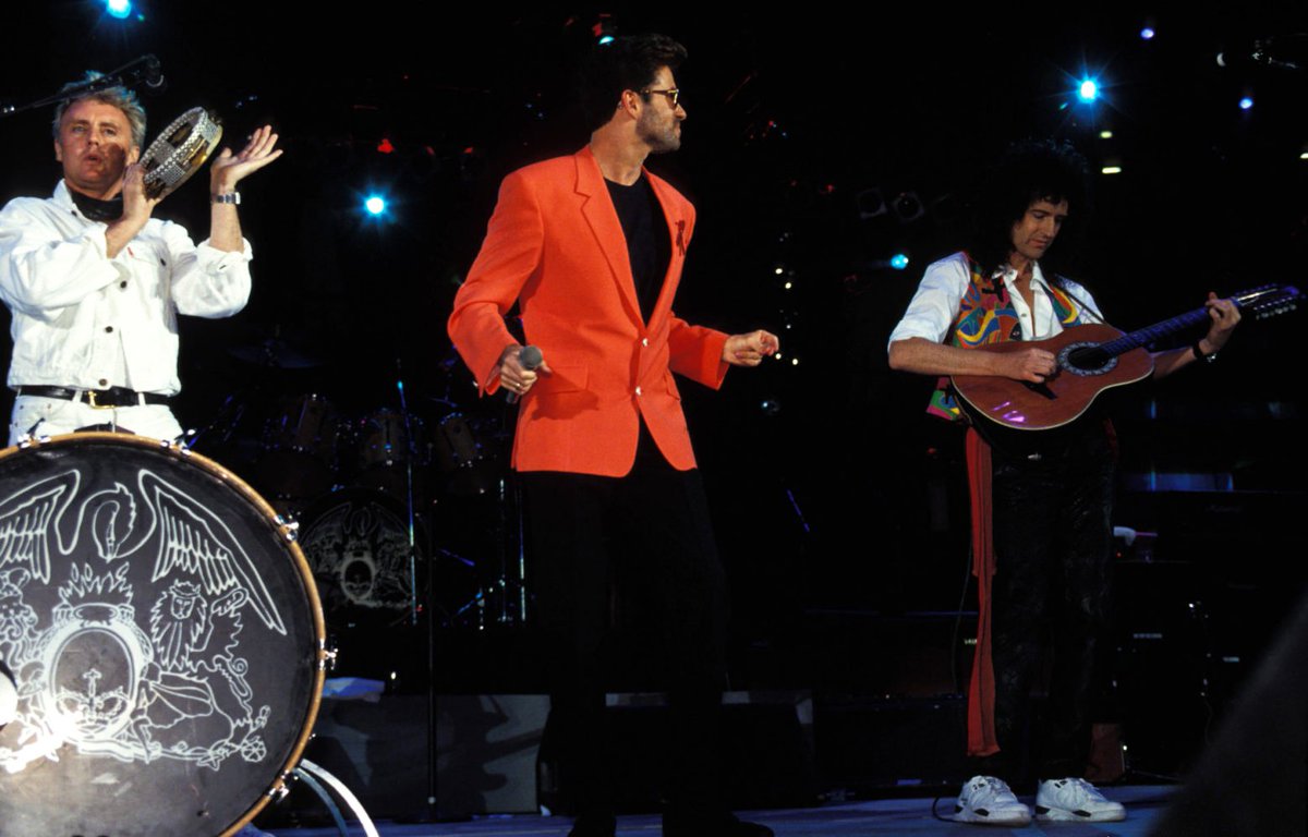George Michael e Queen nel video "Somebody to Love" al "The Freddie Mercury Tribute Concert" George Michael e Queen nel video "Somebody to Love" al "The Freddie Mercury Tribute Concert"