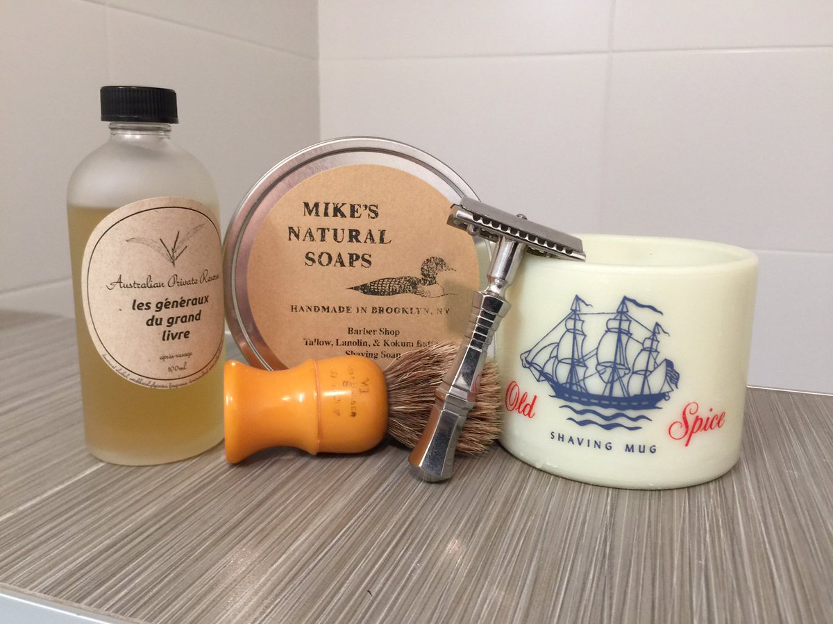 Great #SOTD with #vintage Darwin Razor, #vintage <a href="/AESimpson1919/">Simpson Brushes</a> brush, <a href="/MikesNatSoaps/">Mike's Natural Soaps</a> and APR splash #wetshaving #vintageshave