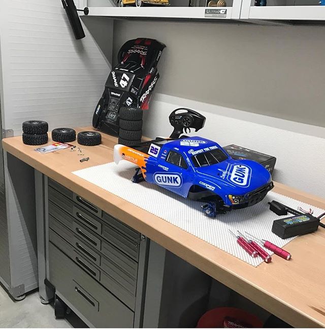 Nothing like setting up all your new toys the day after #Christmas! #Traxxas #TraxxasLife (📷: <a href="/mari0_r0driguez/">Mario Rodríguez ruiz</a>) 📷: <a href="/traxxas/">Traxxas</a>