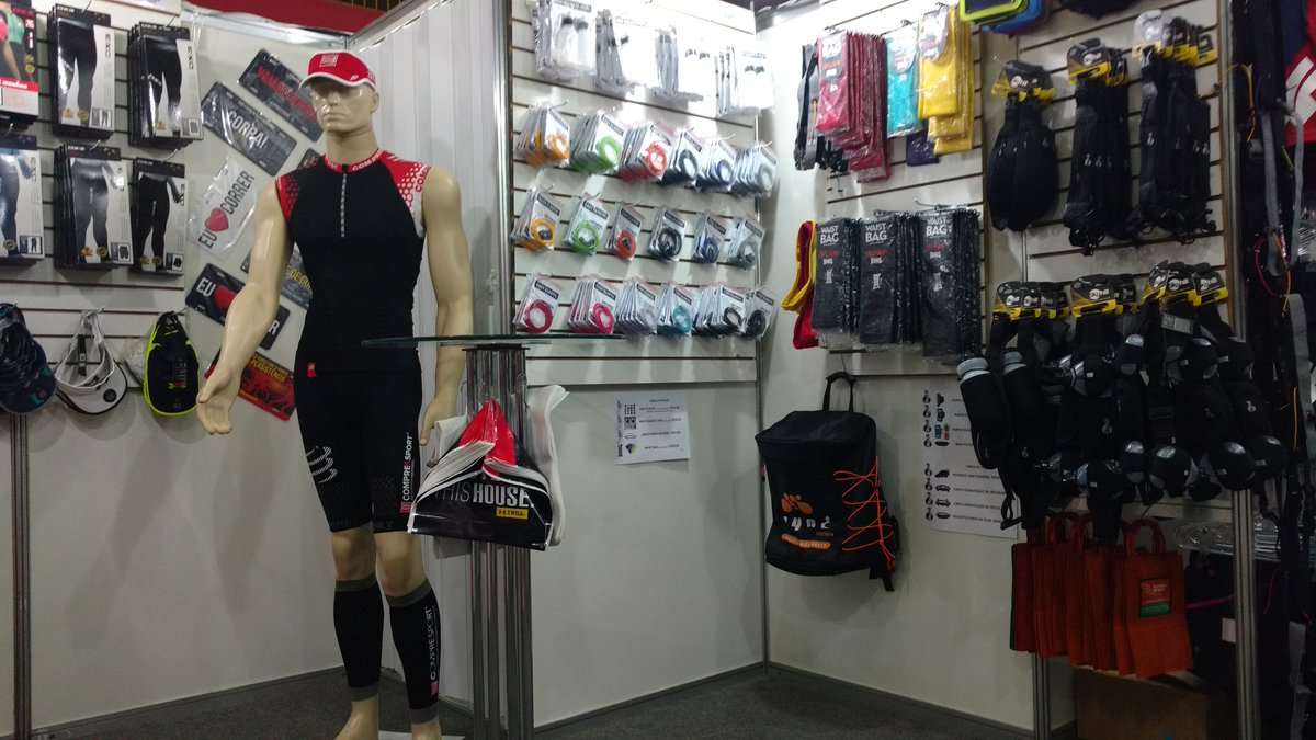 NaturalSports's tweet photo. Tudo pronto para + uma #saosilvestre. Na NaturalSports Store vocês encontrarão produtos: Compressport, Flets, Mynd, Aoo, Sky Hill, MuHu, etc https://t.co/MMIG2aOf9G