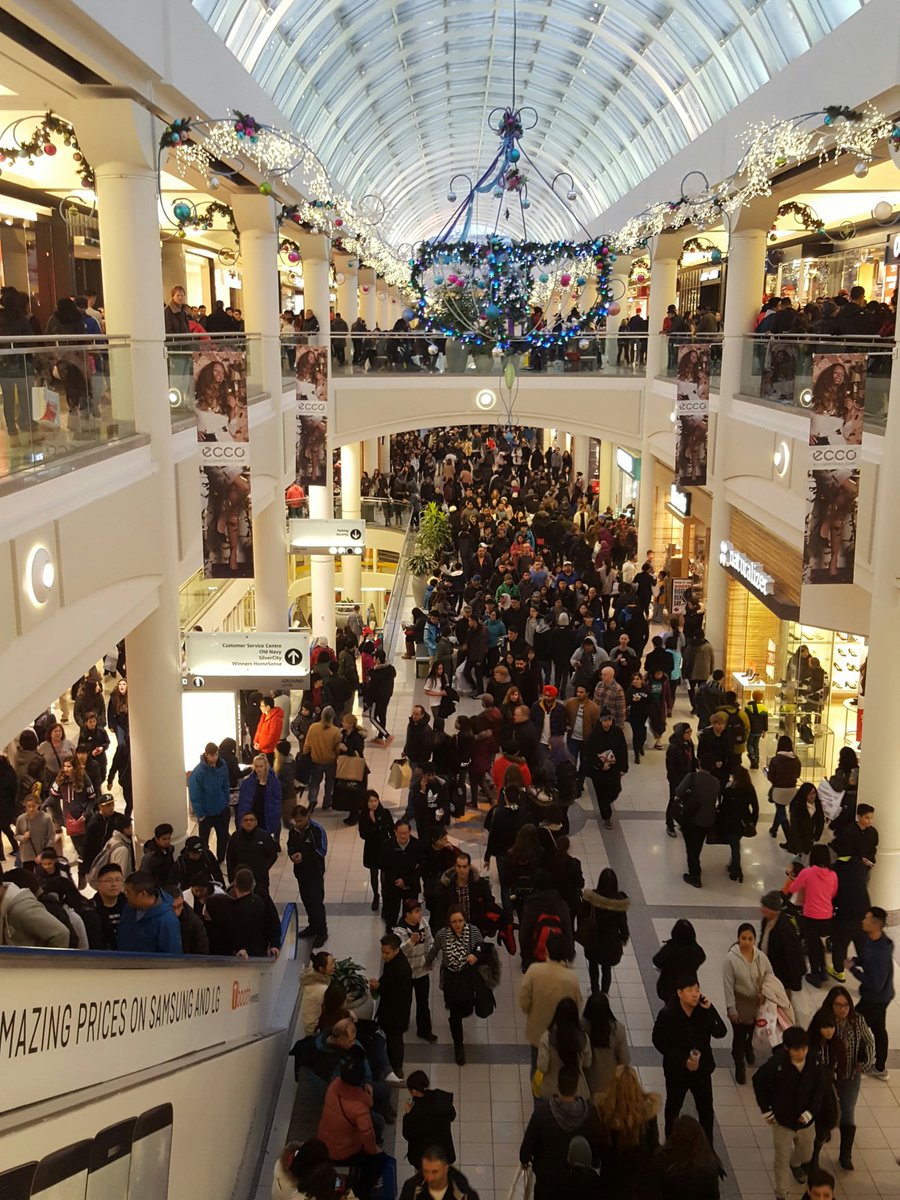 kjgc0415's tweet photo. @MetropolisatMet busy day today #BoxingDay2016 https://t.co/O6csvhbESz