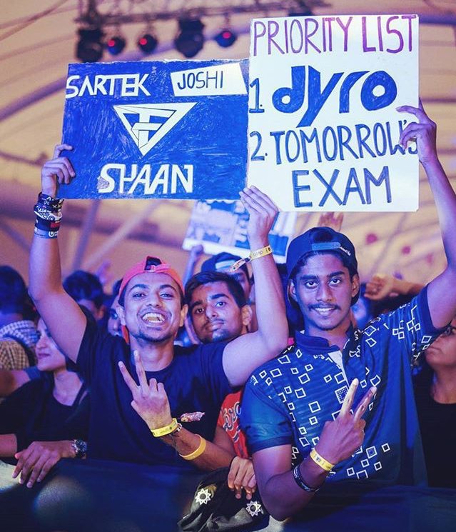 kela_shubham's tweet photo. @Style_Cracker @SunburnFestival  me and my rave partner @its_patond At music festival With our supercool outfits❤️ #SunburnWithStyleCracker https://t.co/F48pclHOqk