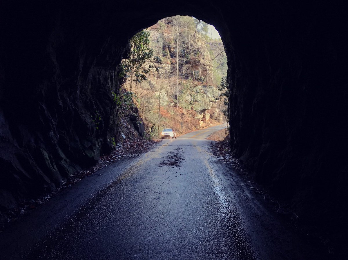 amj920's tweet photo. Doing a little sightseeing on this gorgeous day. #travelky #drivekentucky #iphoneography https://t.co/pm2BinNBtP