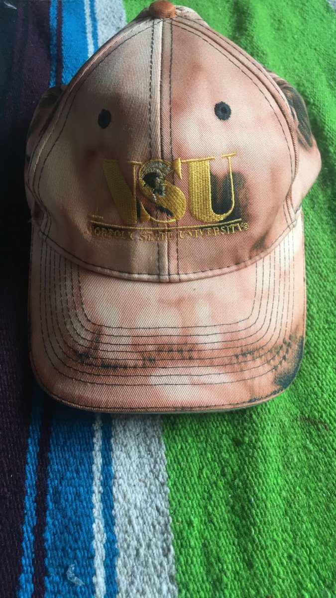 KASTLEKLOTHES's tweet image. Left or right? #NSU #CustomizedHat #Bleached