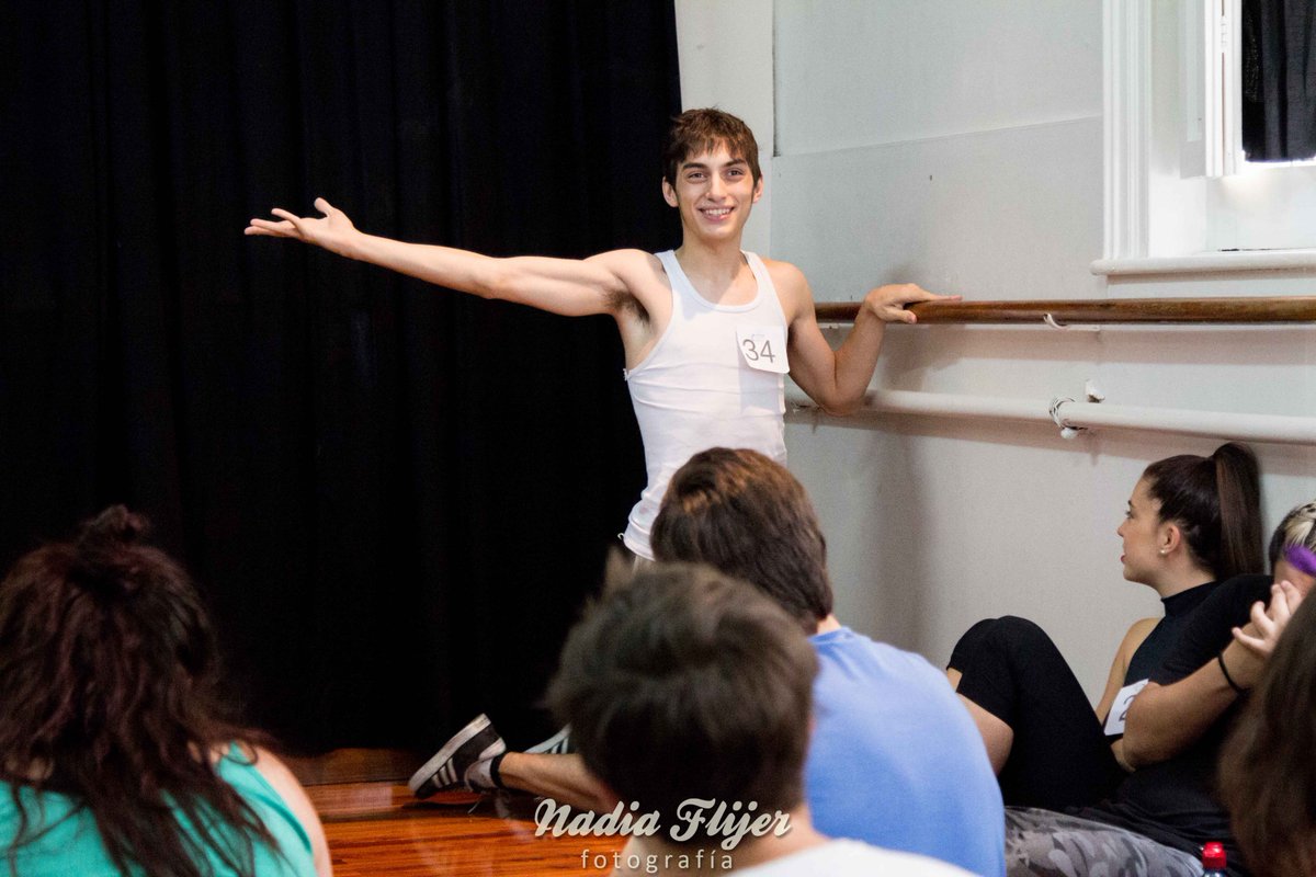 EXPRESIVO EL MUCHACHO ! <a href="/JuanFonsa/">Juan Fonsalido</a> #artista en <a href="/YUDNSF/">Y un día Nico se fue</a>