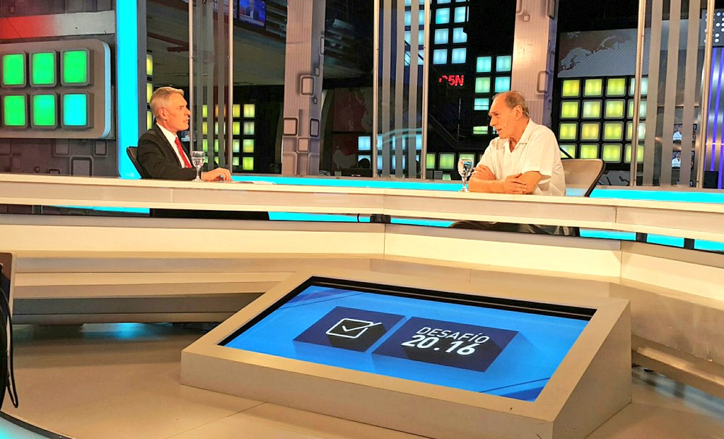 desafio2016's tweet photo. Raúl Zaffaroni mano a mano con Zloto, en vivo por @C5N. https://t.co/n1wOtog6G2