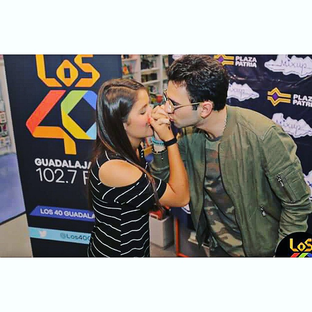 hoyer_foreveer's tweet photo. @musicmandomx #MandoEn2016 Es sin duda estar contigo un año más, y recordad todo lo bueno que pase a tu lado, te amo con todo mi ser❤ https://t.co/LgvoKkNIF9