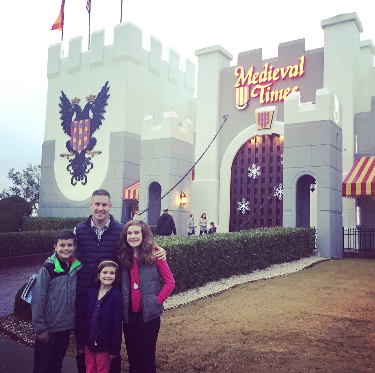 pastor_powell's tweet photo. Awesome family memories in Myrtle Beach with shopping and a little jousting tournament. #medievaltimes #MTfun https://t.co/G02klXdNiA