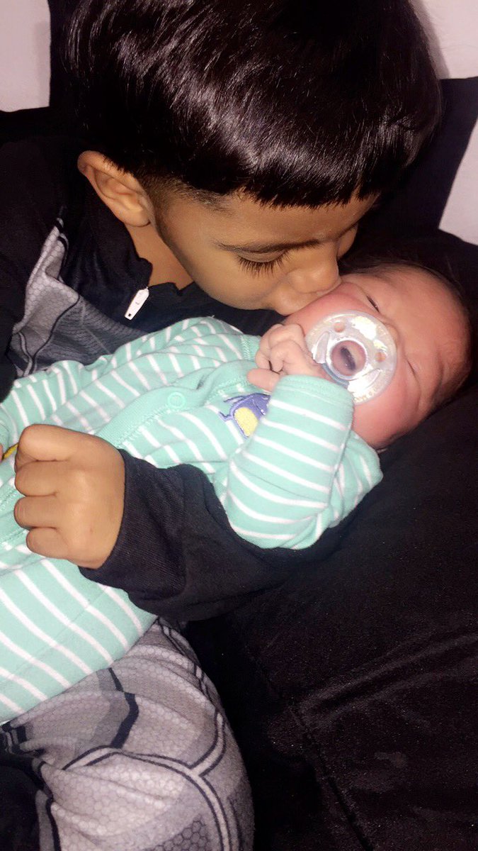 BlancaCarmona1's tweet photo. blessed. 💙 #Daelyn&amp;Jaelyn https://t.co/sdTkd1vF3X