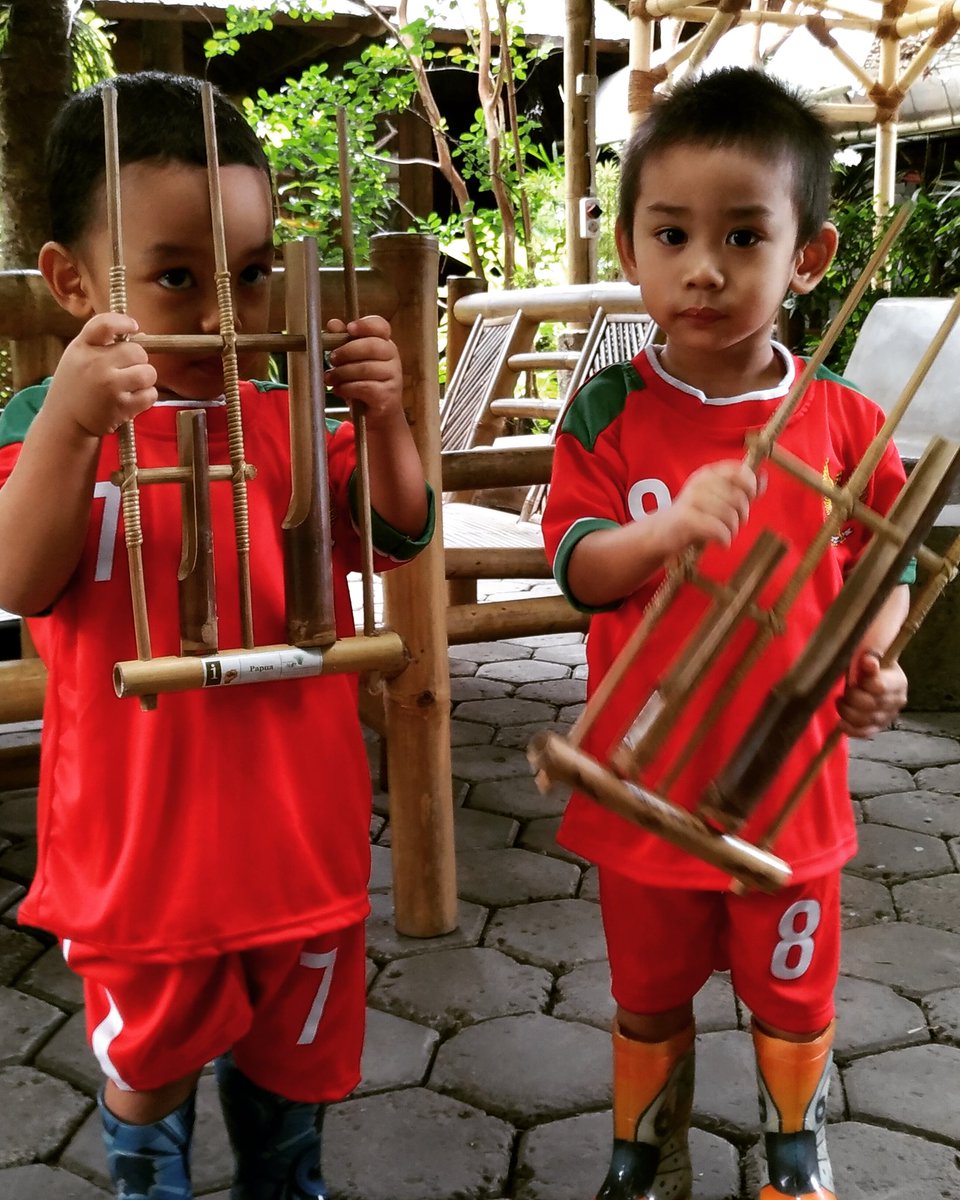 angklungudjo's tweet photo. Wilujeng enjing dari timnas cilik... https://t.co/YEVHUyK7t0