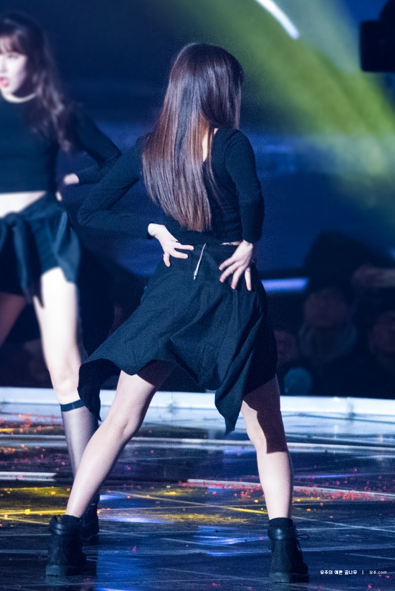 yujuchu's tweet photo. [FANTAKEN] 161226 #GFRIEND at SBS Gayo Daejun #Yuju #유주 #여자친구 Cr. 유주의 예쁜 꿈나무 https://t.co/weWER4Mlno