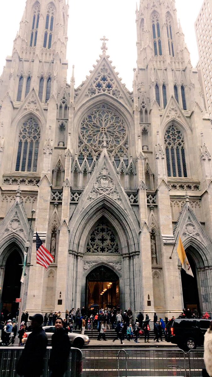 briiwrightt's tweet photo. My dad asked me how NYC was. "The city loves me" ✈️🗺 #BUCKETLIST https://t.co/i19nPuoCXo