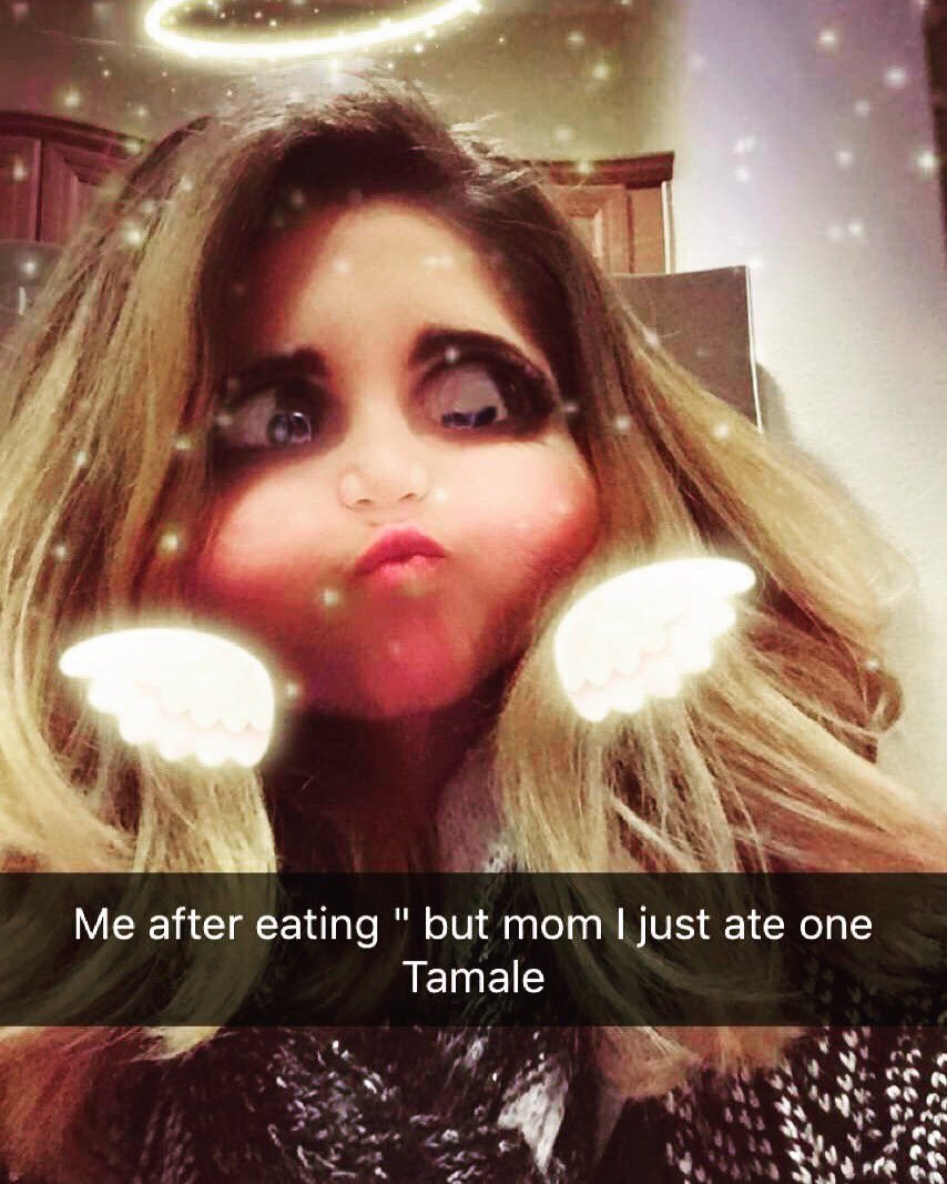 Loret117's tweet image. Mom but I just ate one #tamale #mexicanproblem lol