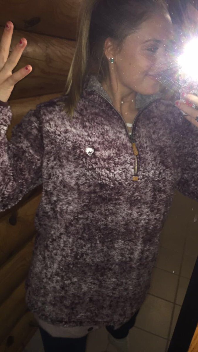 laceybent0n's tweet photo. UPDATE::: @jackpasche got me the pullover for Christmas!:)! #thxPam https://t.co/28N0d2AS2w
