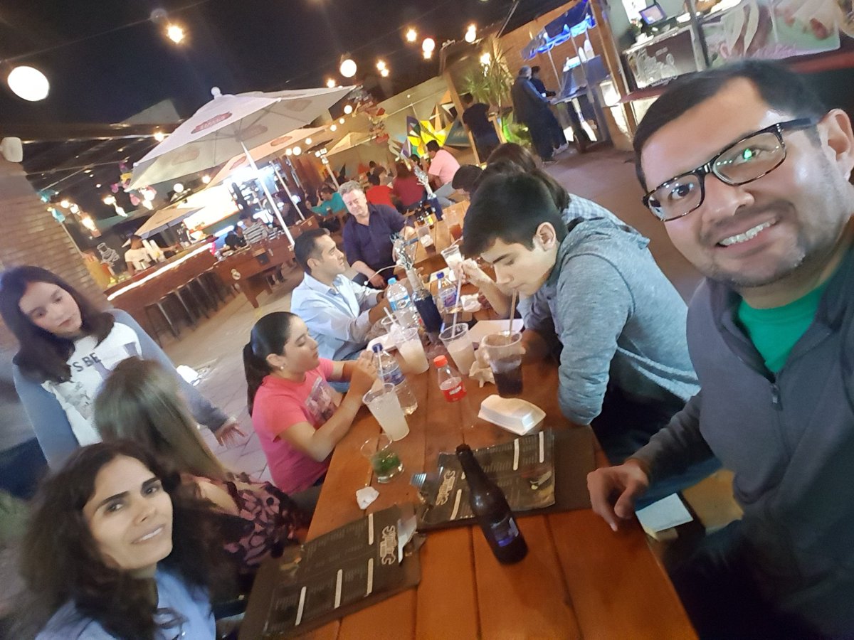 juancuit's tweet photo. Rico, con mis hermanos y las familias dando el rol en Torreón. #Moreleando #LosAmo https://t.co/KhEQlkApX7