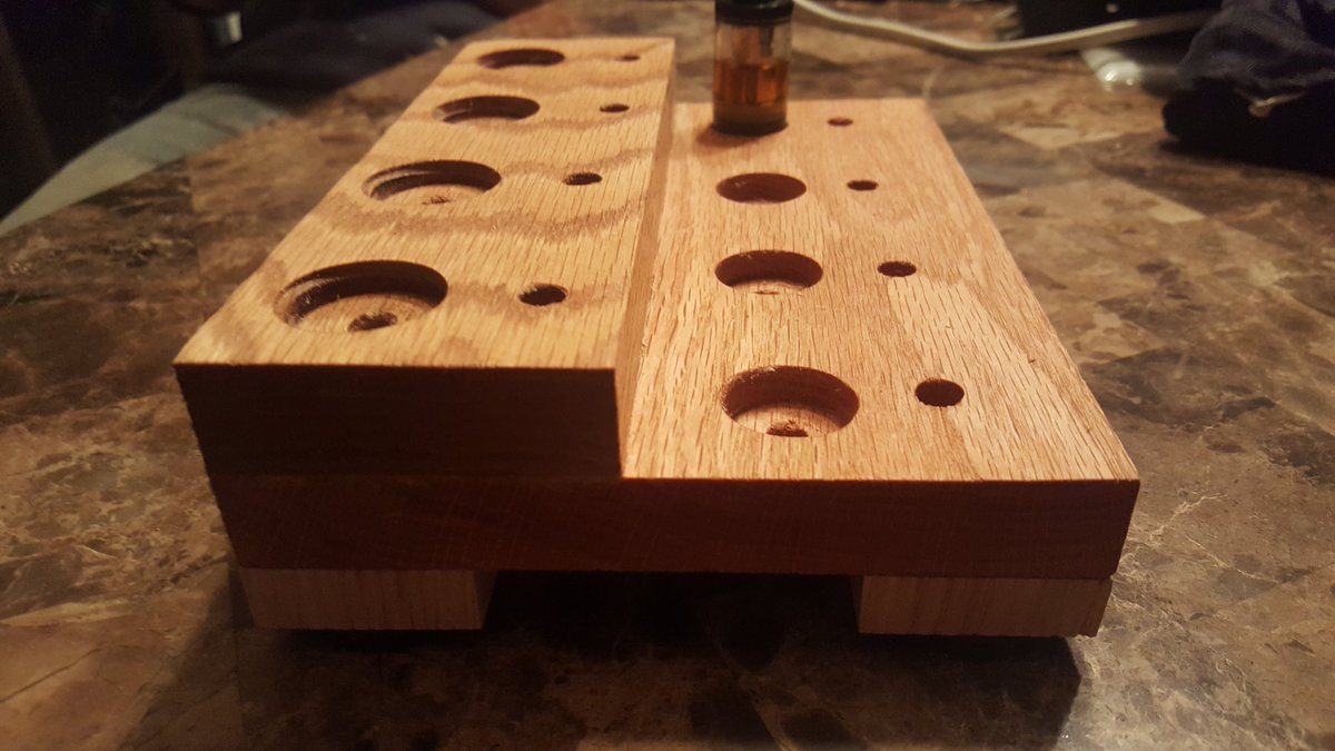 PierceWorkshop's tweet photo. This tank holder fits up to 16 tanks, made from red oak. #vape #vaping #Vapenation https://t.co/wDtHhLB9xI