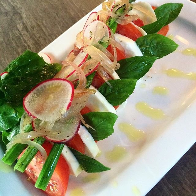 TavolataCebu's tweet photo. Spark up your appetite with our Caprese Salad for tonight’s dinner!

Tavolata
G/F Design Center of Cebu
AS Fortuna, Mandaue City https://t.co/SpU5LuYMb6