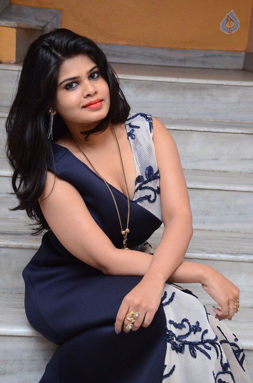 mediabluee's tweet photo. #Alekhya latest #Cute and #Hot #Gallery #Images and #Photos
https://t.co/WwLQ72gLef https://t.co/qxNvh20dzr