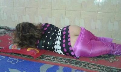 اي ديوث يحب يصورلي اختة أو زوجتة واتساب انا موجود فحل أهلك ونايك شرفك