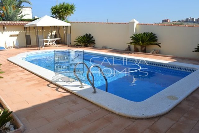 CalidaHomes's tweet image. 3 BED  VILLA  WITH OPTION FOR 4TH bedroom ON LARGE PRIVATE CORNER PLOT WITHIN WALKING DISTANCE OF MOLINA DE SEGURA -calidahomespropconsult.com/view-property/…