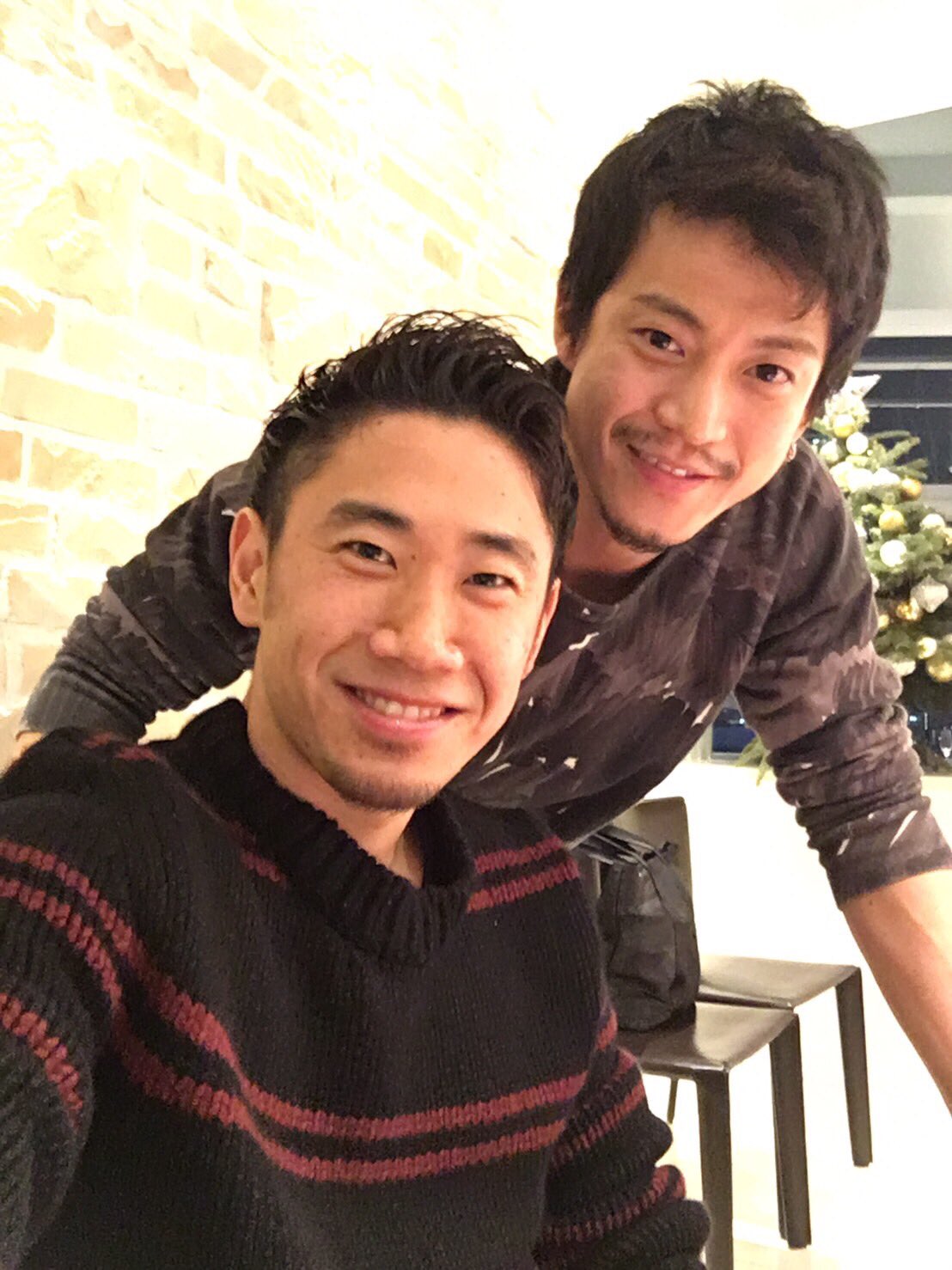 小栗旬さんにも会った 香川真司さんの休日 Twitter