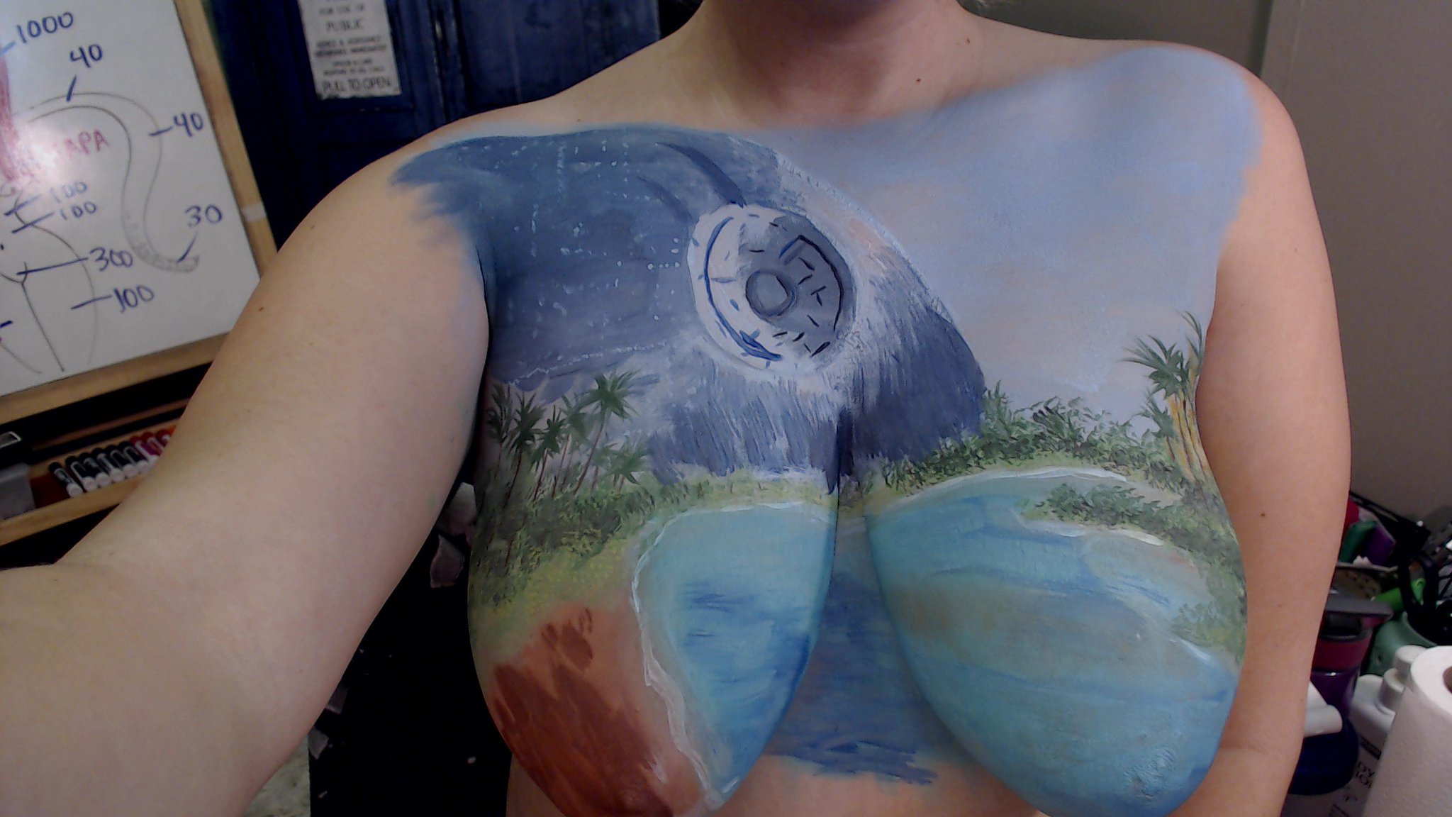 The result of the body painting show tonight, with a fansign for @HapPond!! Tonight was so fun, thanks guys! :D https://t.co/ScDMCzXzbk