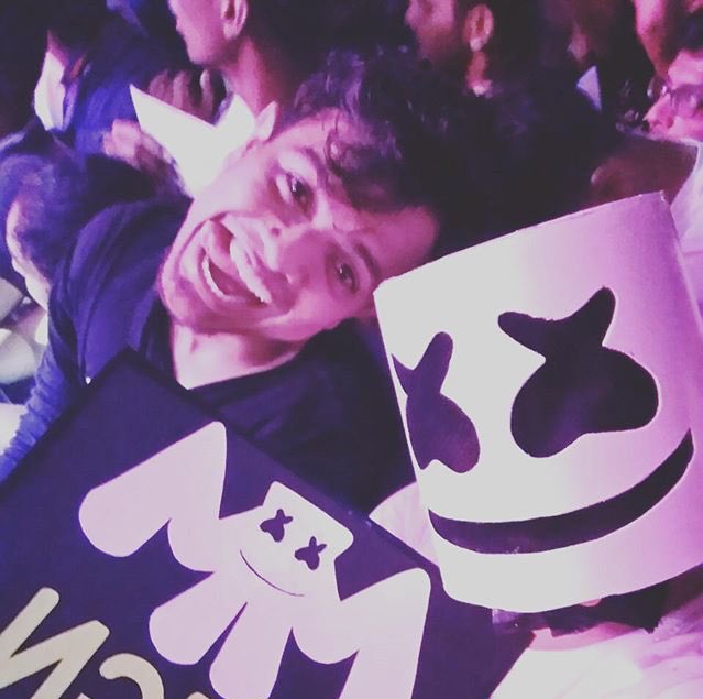 kela_shubham's tweet photo. @Style_Cracker @SunburnFestival   Me and my rave partner @its_patond  dressed up in outfit of marshmello 😍❤️ #SunburnWithStyleCracker https://t.co/Sz7Nybuv6k