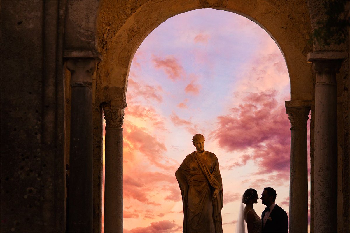 #vanillasky |#colors #sunset #silhouette #weddingphotography #weddingphotographer #ravello #villacimbrone #weddinginamalficoast #inspiration