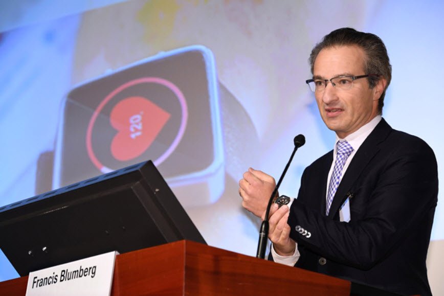 SwissRe_CGD's tweet photo. #Wearable technology: what is the impact on the #insurance industry? #Health2016 https://t.co/7lglRb8Mcm F. Blumberg @SwissRe https://t.co/zsJWLhNmQv