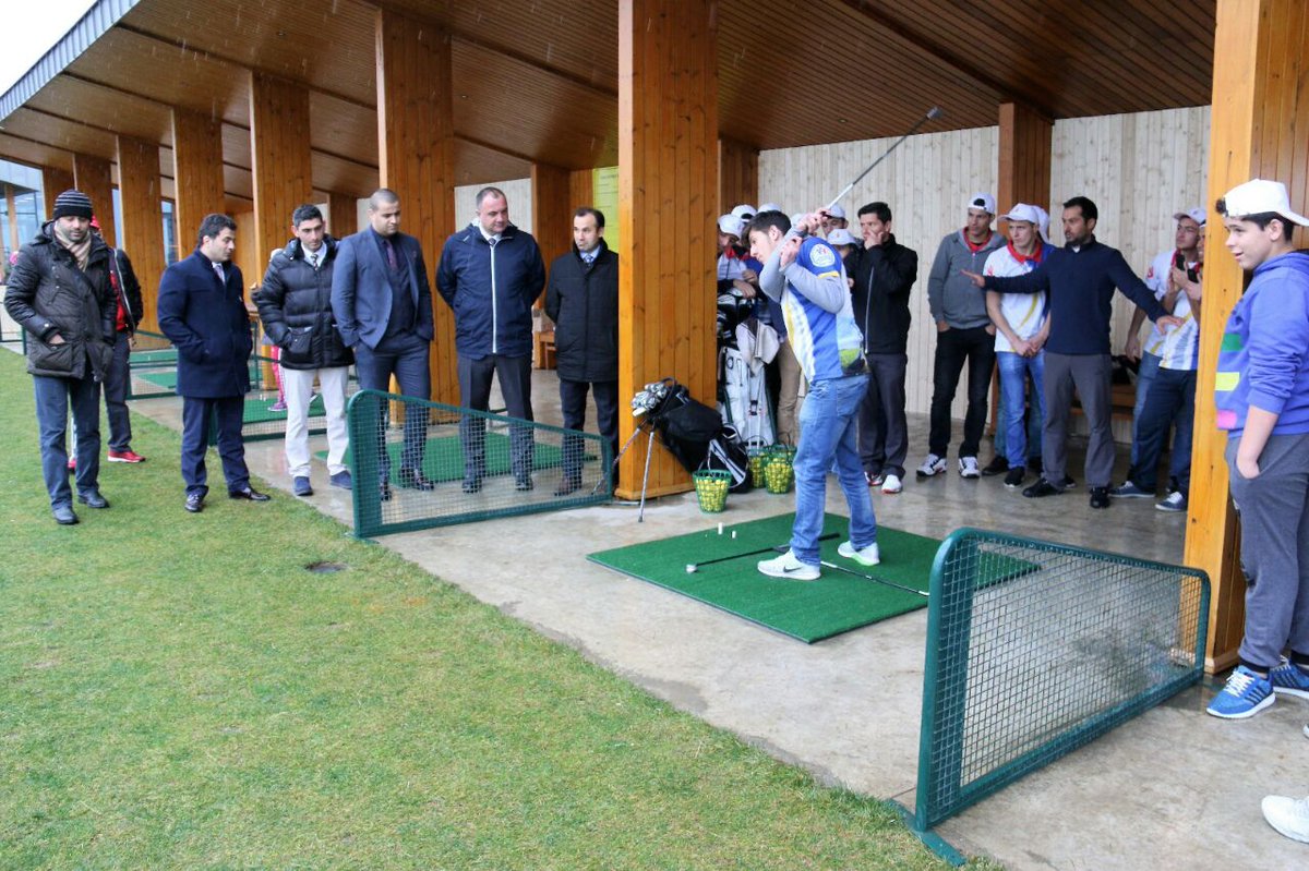 It's a Golf Day for students of School for the Deaf, and an amazing day for the #Deaflympics Fans!