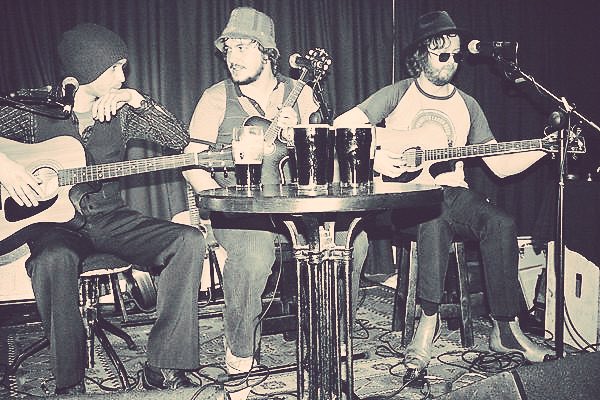 ArdRiBand's tweet photo. We're 10 years old! Here's a pic from our 1st show ArdRi mk1. Time flies when your drinking #stout! https://t.co/080dgHSYPs