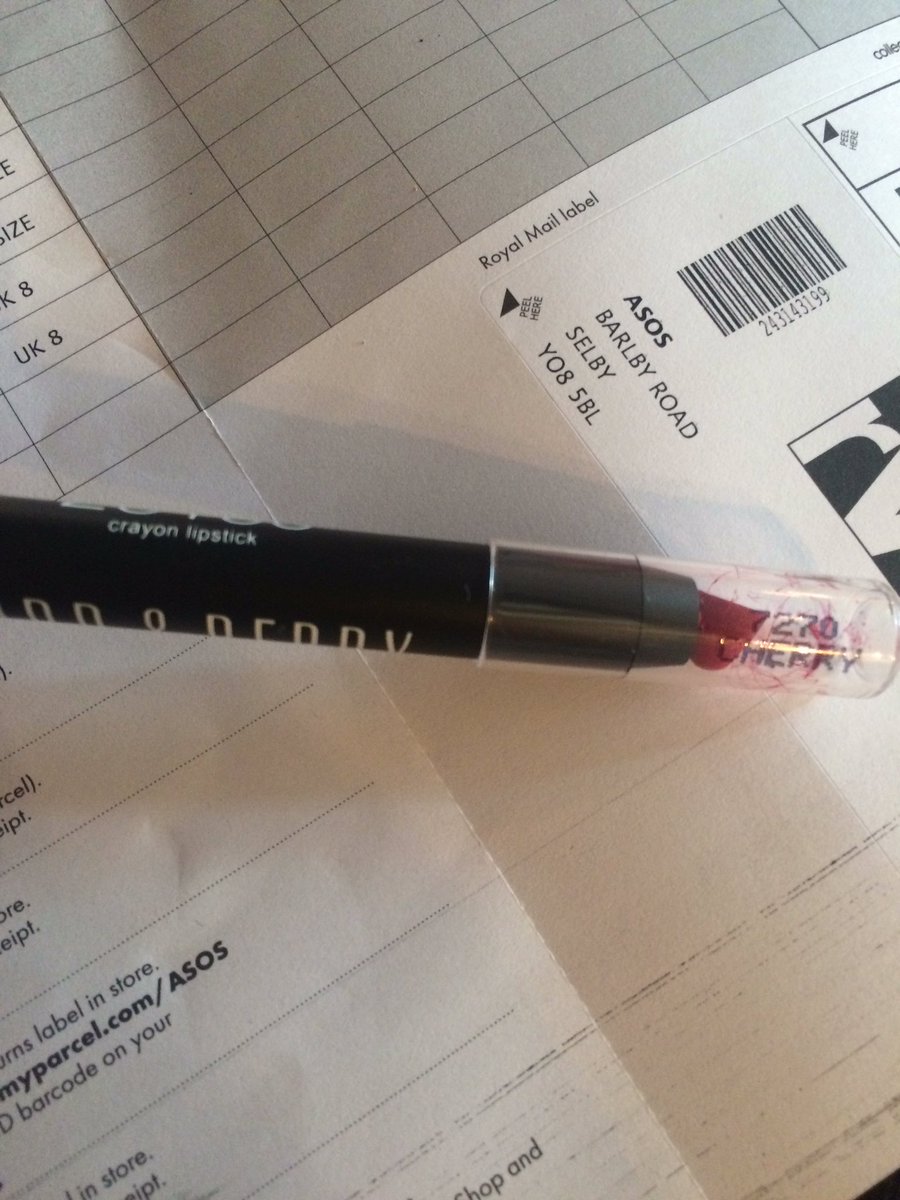 RDurance's tweet photo. @ASOS_HeretoHelp disappointed to open my new lipstick to find it broken on delivery. Can you send a new one? #asosfail https://t.co/fg2Xot6s6t