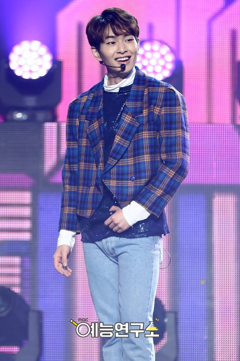 JHJH_Lena's tweet photo. 쇼! 음악중심 현장포토 #온유 ②

https://t.co/ym6tuOEMkv
https://t.co/IUhZPa91ik
https://t.co/fjzqG2tmcd
https://t.co/N2F0Hh7E4y https://t.co/76ZrK9A673