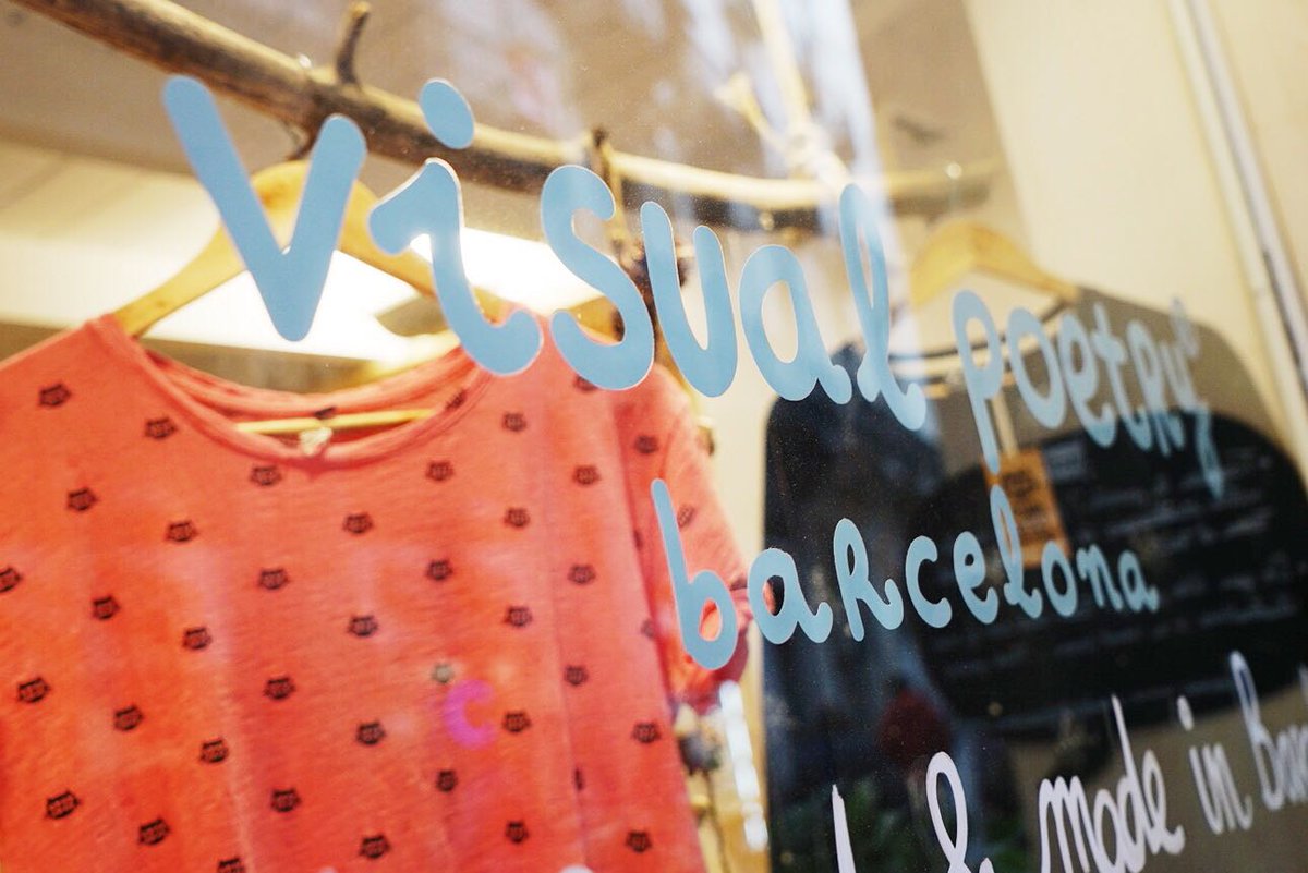VisualPoetryBcn's tweet photo. Vine a descobrir-nos: els nostres poemes visuals agafen forma a les nostres botigues de Barcelona! #madeinbarcelona #organiccotton https://t.co/sn7ot0nXIC