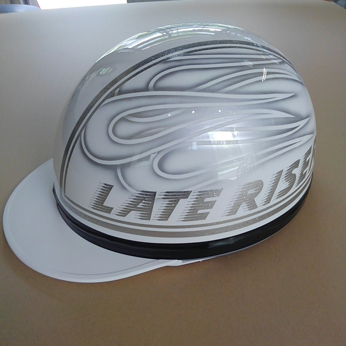 LATERISER1981's tweet photo. こんばんわ！年内の営業は29日20時までです。年始は5日15時より営業致します。宜しくお願い致します。
ビタシグも販売してますよ～
お気軽にお問い合わせください◎ https://t.co/kE1d2KTF3s