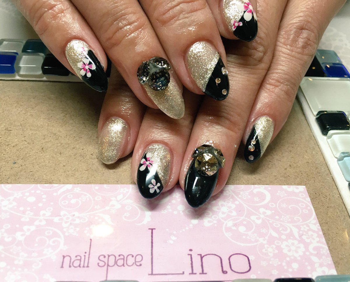 Twitter पर Nail Space Lino 黒 金 正月ネイル よく使う指は短めに いつもありがとうございます