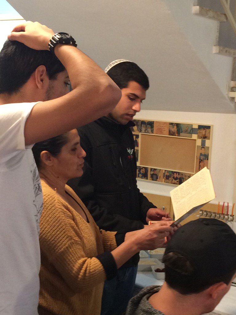 howardblas's tweet photo. Eytan 1 of soldiers #bus391 #birthright ##shorashim #aspergers & mom & bro open beautiful home to our group. So nice! https://t.co/WuzRFzemmX