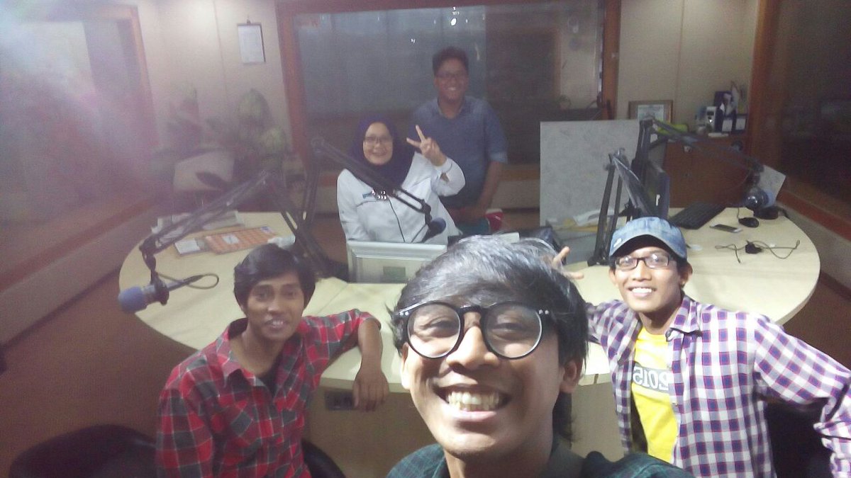 malapatiubk's tweet photo. Say thx buat @Pro2Jak yg udah mengundang kita #numpang nampang, thx buat semua yg sdh partisipasi #mapala #ubk #mapalaindonesia https://t.co/lc7ZPGnAIs