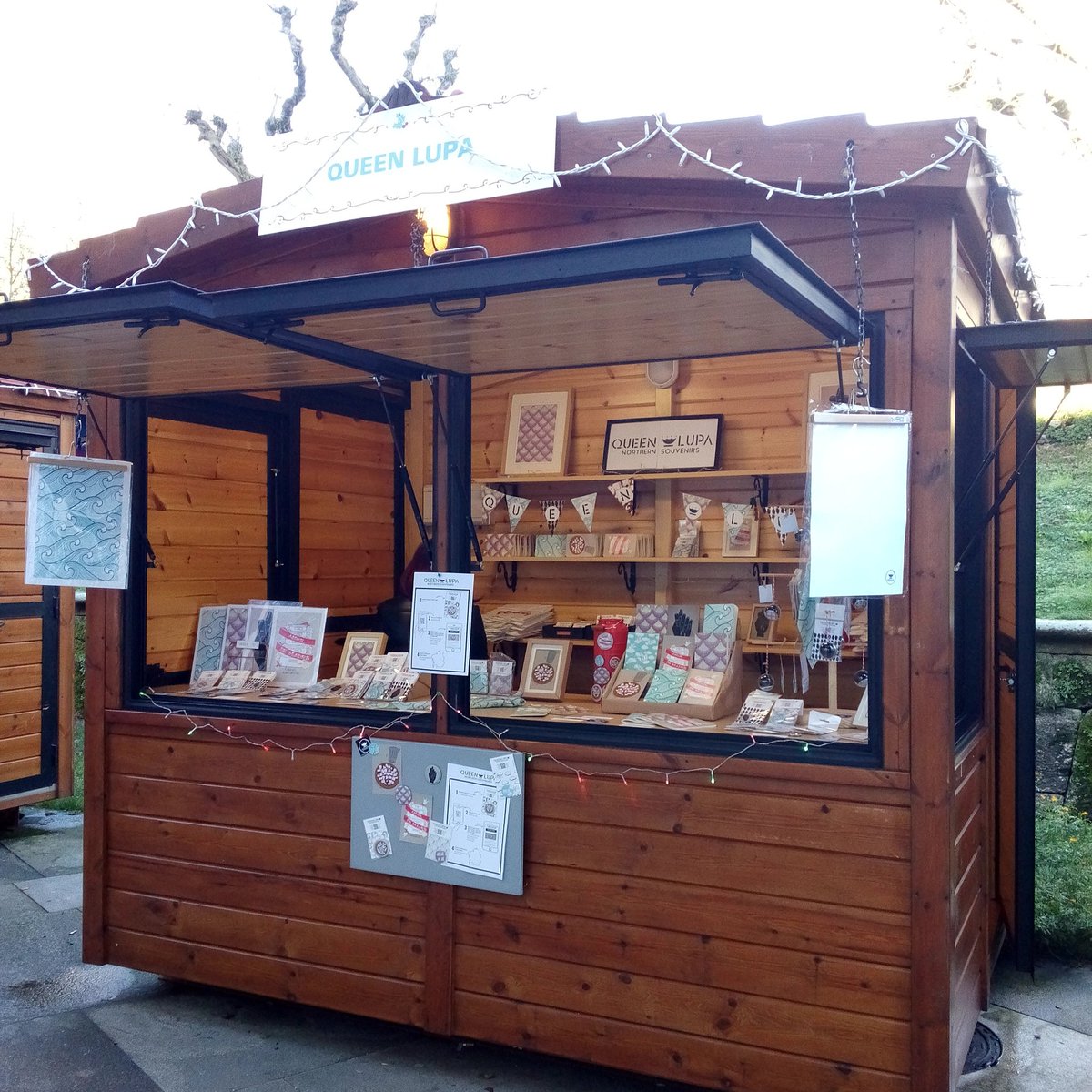 Aquí nos podéis encontrar hasta el próximo domingo día 1, en el mercado de Nadal de Santiago, en la Carrera de Conde! De 11-15 y 17-21h ;)