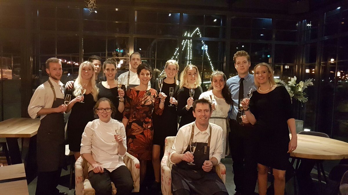 Wij gaan er heel even tussenuit! Ons restaurant is gesloten t/m 5 januari. We wensen iedereen alvast een gelukkig nieuwjaar. Tot 2017!