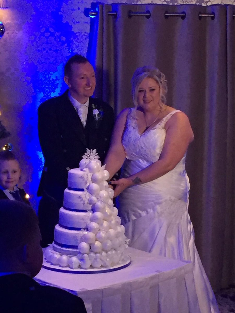 Tree823David's tweet image. #i put a ring on it. 🍾❄️💍🎩🎄