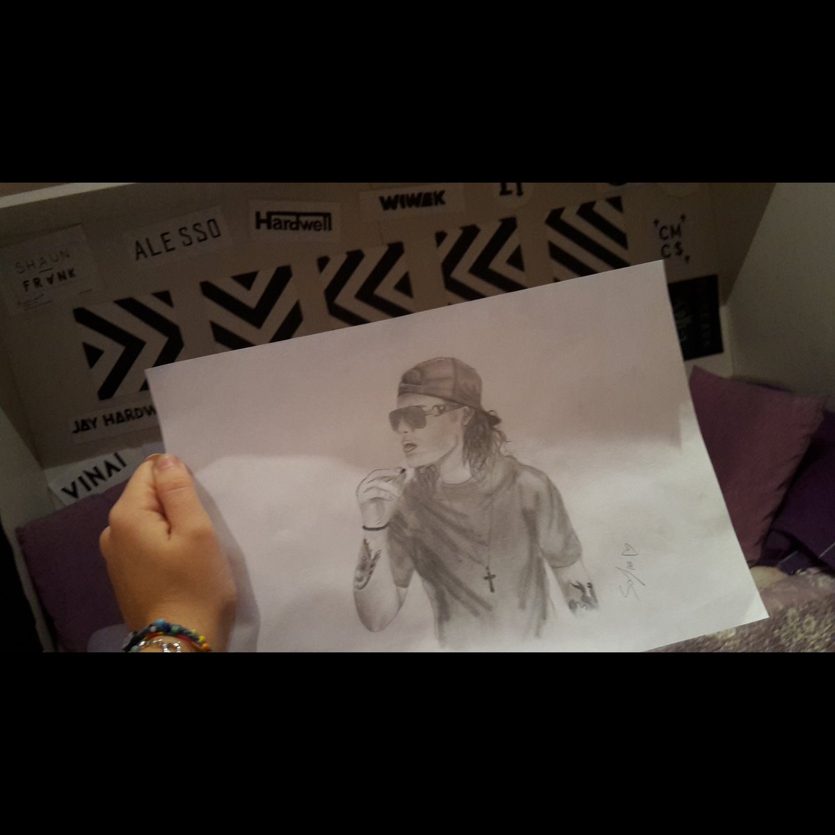 sofy_dimo07's tweet photo. @DVBBS ❤ https://t.co/Sbx1T1tNVo