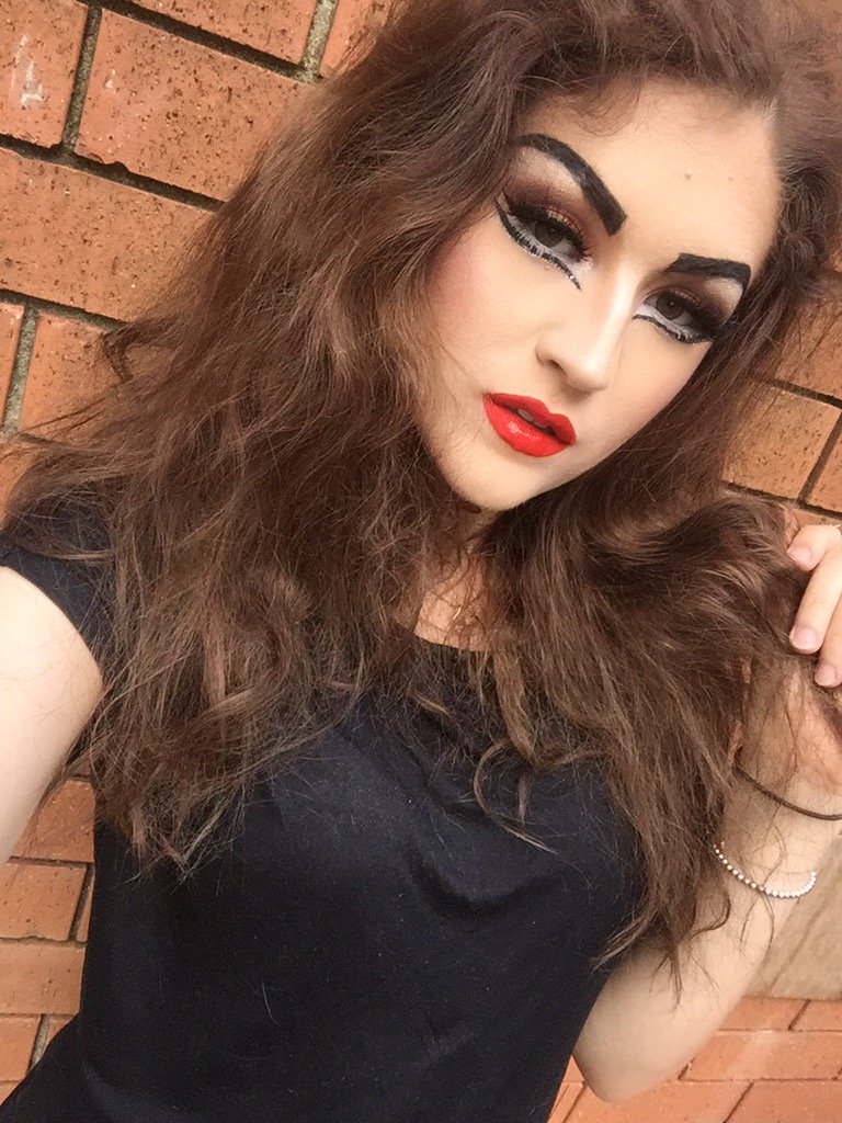 AshleeDown's tweet photo. @AdoreDelano #adoredelano #dragqueen #dragmakeup #rupaulsdragrace https://t.co/GSpYiugh1V
