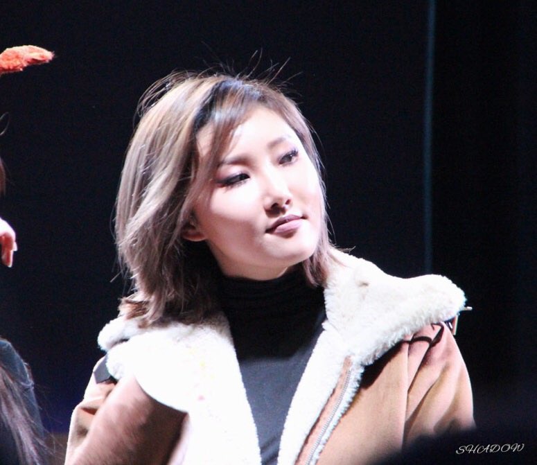 mmm_Shadow_'s tweet photo. 12.25 크리스마스 파티 

따스운 혜진이~
#마마무 #화사 #안혜진 https://t.co/VxSQ5se3V5