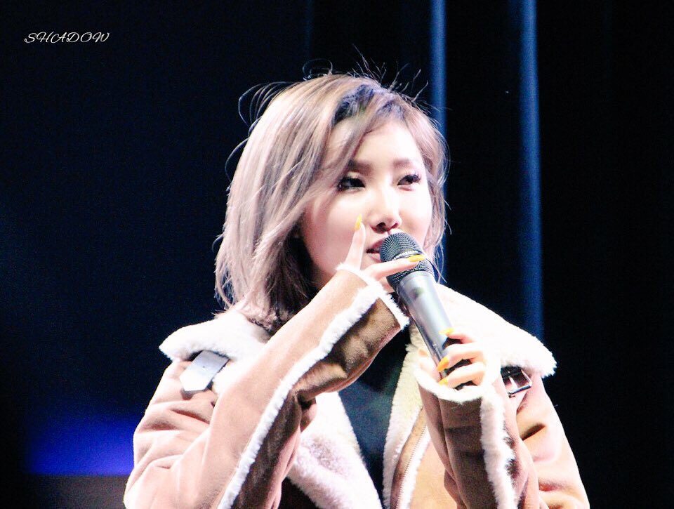 mmm_Shadow_'s tweet photo. 12.25 크리스마스 파티 

따스운 혜진이~
#마마무 #화사 #안혜진 https://t.co/VxSQ5se3V5