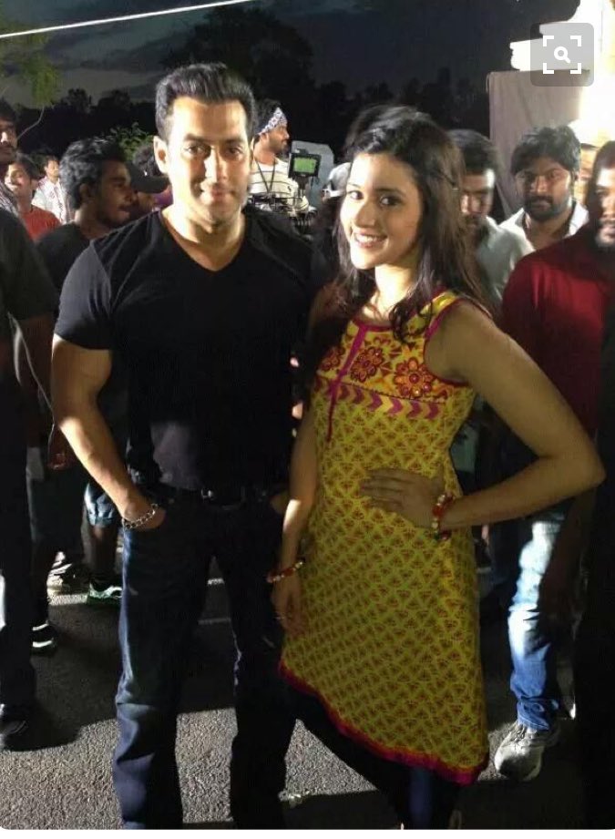 memannara's tweet photo. From being an ardent admirer 2 be lucky enough 2 work with him, always been a fan #fanmoment #awestruck
HB to my favourite🌟@BeingSalmanKhan https://t.co/d9u2hgC1es